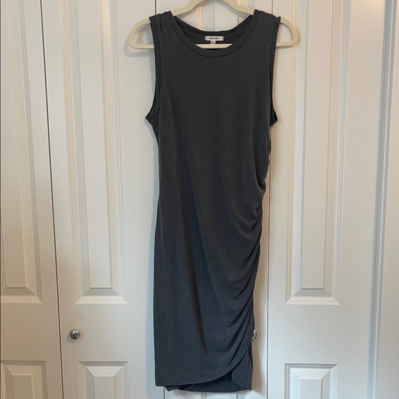 Mod Ref Women’s Medium Sleeveless Grey Fitted Dress - Picture 1 of 4